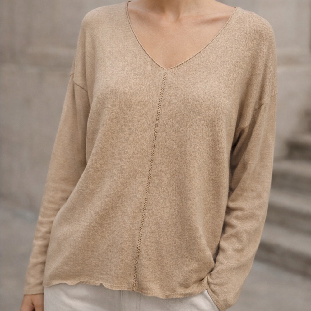 🌸Resort Boho Astrid V-Neck Long Sleeve Sweater in Beige size L made in Italy 🇮🇹